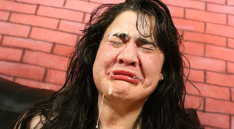 Latina Throats Whitney Gunns gets a sticky facial